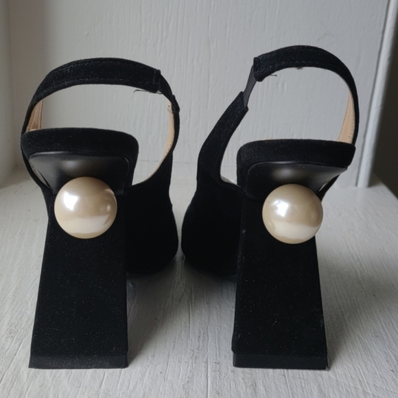 Pearl Pumps with Avant Garde Heel - Picture 5 of 12